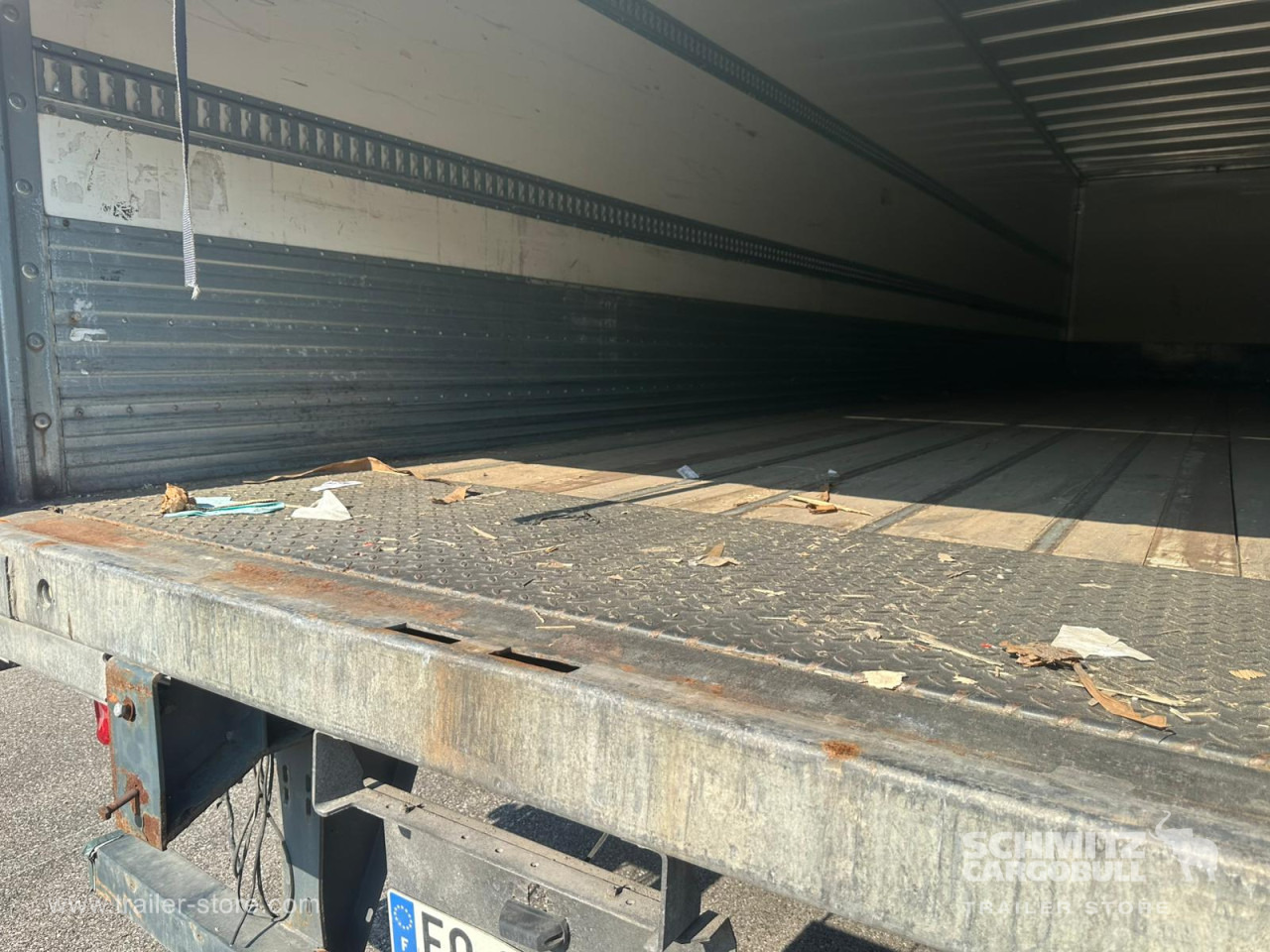 FRUEHAUF Dryfreight Standard Roller shutter door - Полуприколка сандучар: слика 4 FRUEHAUF Dryfreight Standard Roller shutter door - Полуприколка сандучар: слика 4