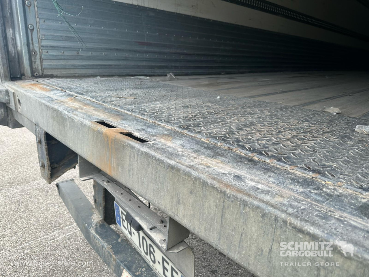 FRUEHAUF Dryfreight Standard Roller shutter door - Полуприколка сандучар: слика 4 FRUEHAUF Dryfreight Standard Roller shutter door - Полуприколка сандучар: слика 4