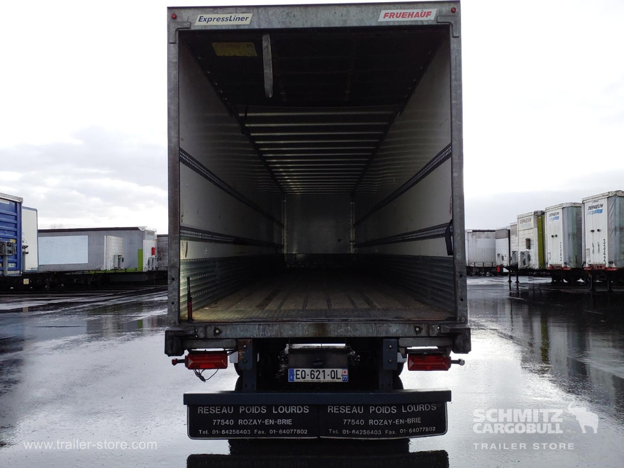 FRUEHAUF Dryfreight Standard Roller shutter door - Полуприколка сандучар: слика 3 FRUEHAUF Dryfreight Standard Roller shutter door - Полуприколка сандучар: слика 3