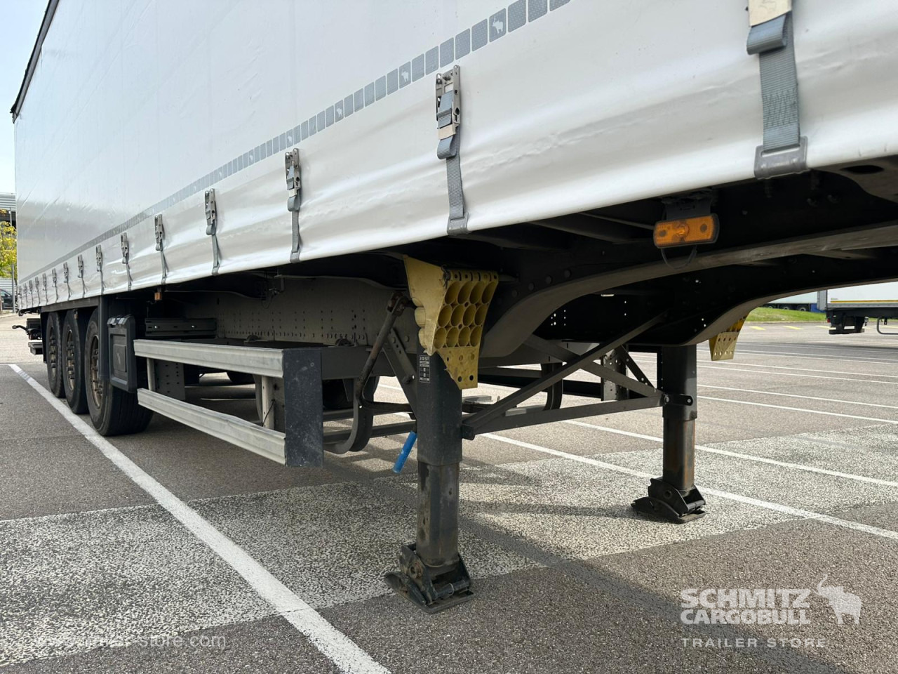 SCHMITZ Curtainsider Standard Taillift - Полуприколка со церада: слика 3 SCHMITZ Curtainsider Standard Taillift - Полуприколка со церада: слика 3
