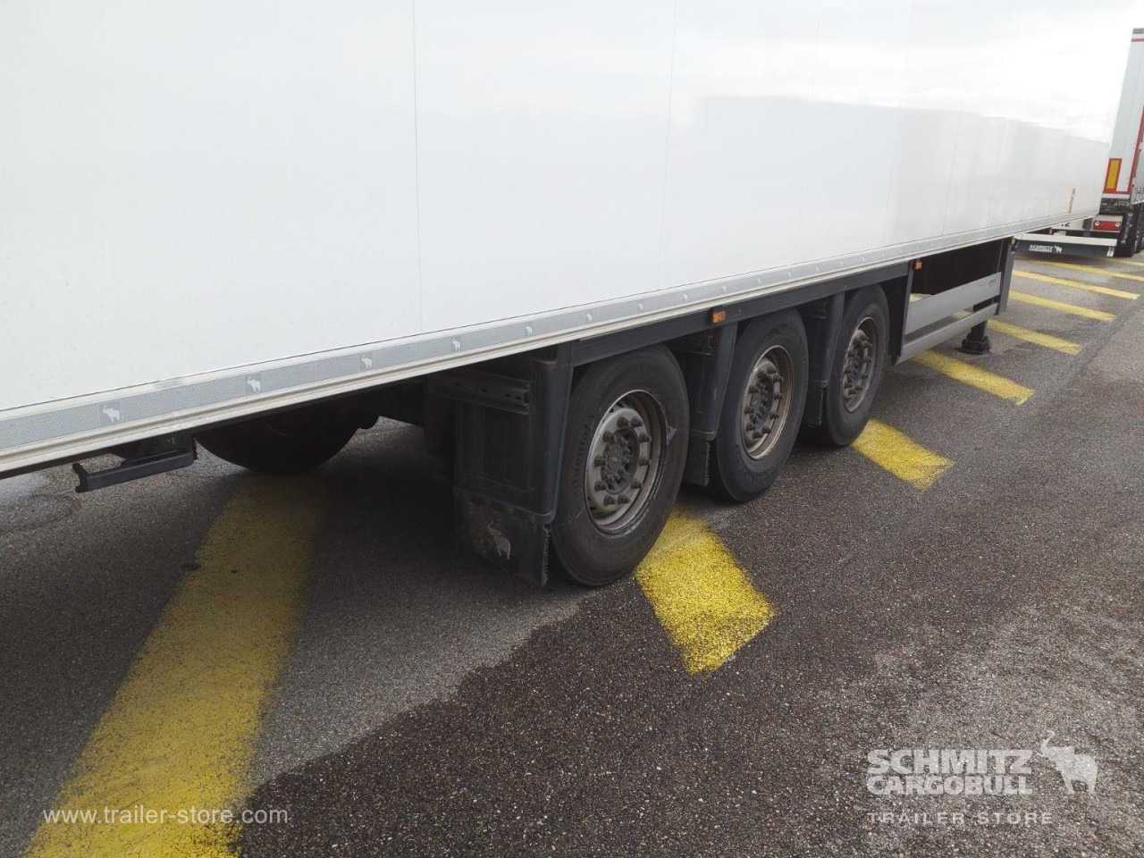 SCHMITZ Reefer Standard - Изотермална полуприколка: слика 2 SCHMITZ Reefer Standard - Изотермална полуприколка: слика 2
