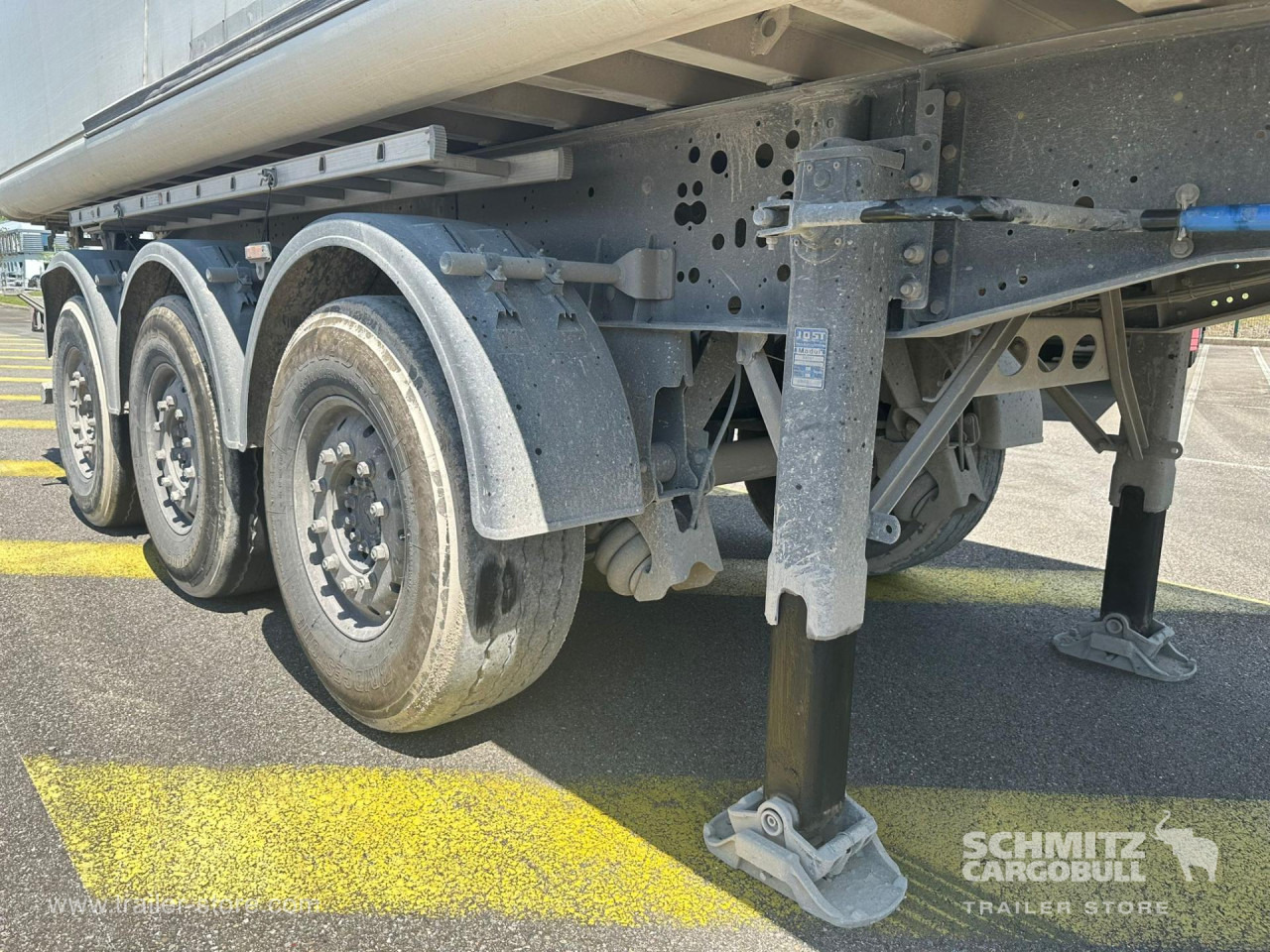 SCHMITZ Tipper Alu-square sided body 27m³ - Кипер полуприколка: слика 2 SCHMITZ Tipper Alu-square sided body 27m³ - Кипер полуприколка: слика 2
