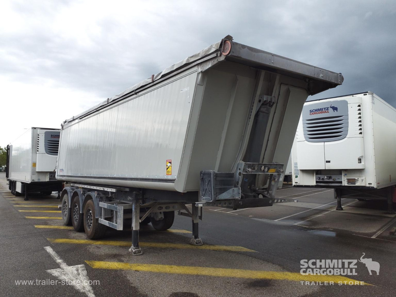 SCHMITZ Tipper Alu-square sided body 39m³ - Кипер полуприколка: слика 1 SCHMITZ Tipper Alu-square sided body 39m³ - Кипер полуприколка: слика 1