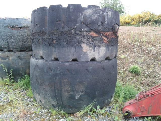 CAT 992 C - Гума за Градежна машина: слика 1 CAT 992 C - Гума за Градежна машина: слика 1