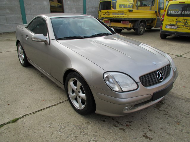 Mercedes SLK 200 - Автомобил: слика 2 Mercedes SLK 200 - Автомобил: слика 2