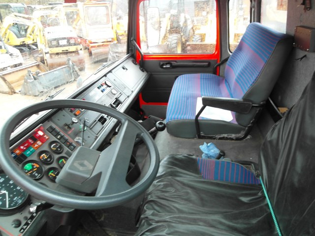Противпожарен камион Renault G 260: слика 9