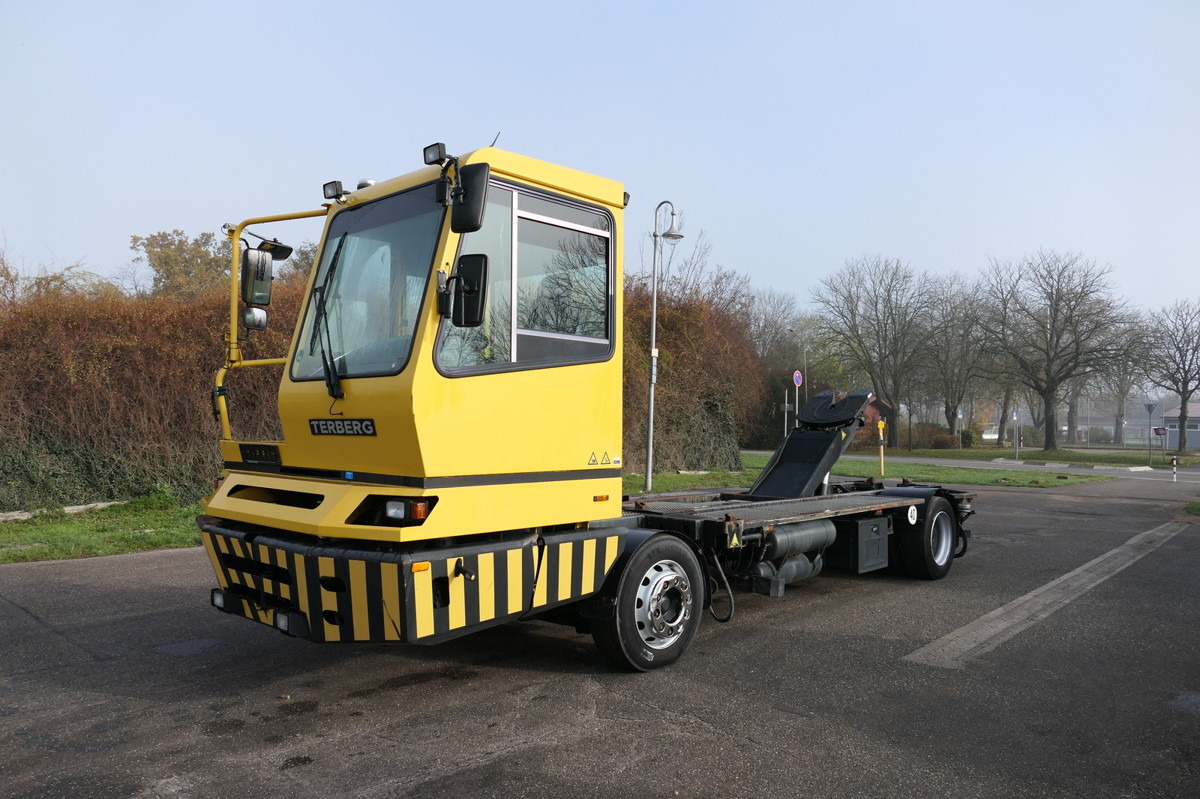 BC 182 Kamag Wiesel WBH 25 Umsetzfahrzeug - Транспортер на контејнер/ Камион со променливо тело: слика 3 BC 182 Kamag Wiesel WBH 25 Umsetzfahrzeug - Транспортер на контејнер/ Камион со променливо тело: слика 3