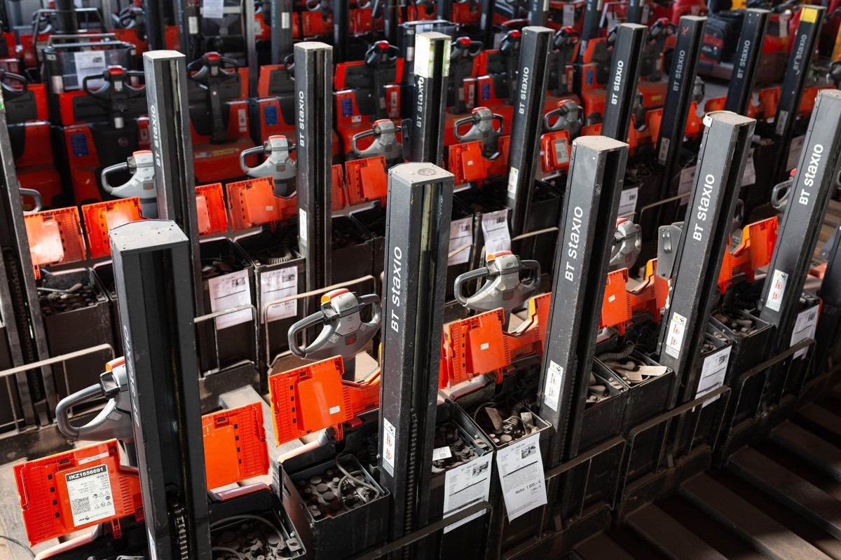 BT SWE 080L Batterie 24/2021 - Вилушкар за палети: слика 1 BT SWE 080L Batterie 24/2021 - Вилушкар за палети: слика 1