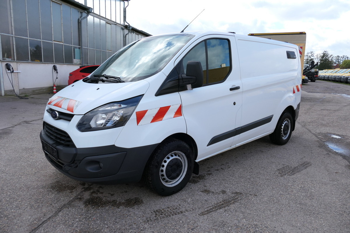 FORD Transit Custom 290 2.0 TDCi KLIMA TEMPOMAT AHK W - Мало комбе: слика 2 FORD Transit Custom 290 2.0 TDCi KLIMA TEMPOMAT AHK W - Мало комбе: слика 2