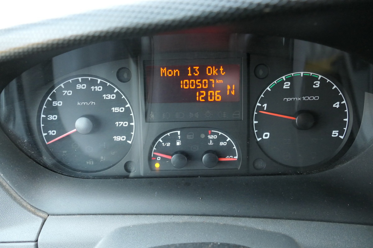 Комбе фургон IVECO Daily 35 S11 C30C AUTOMATIK KAMERA MAXI KAMERA R: слика 12