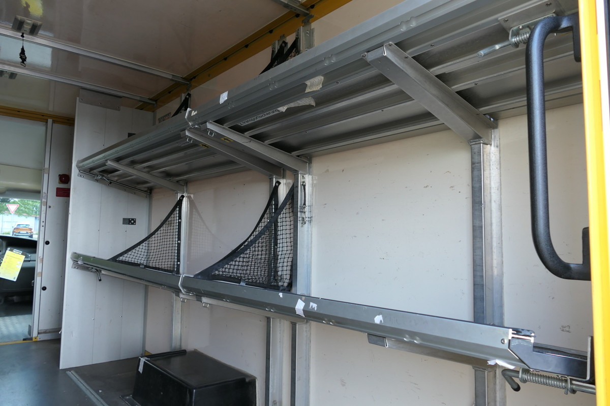 Комбе фургон IVECO Daily 35 S11 C30C AUTOMATIK KAMERA MAXI KAMERA R: слика 6 Комбе фургон IVECO Daily 35 S11 C30C AUTOMATIK KAMERA MAXI KAMERA R: слика 6