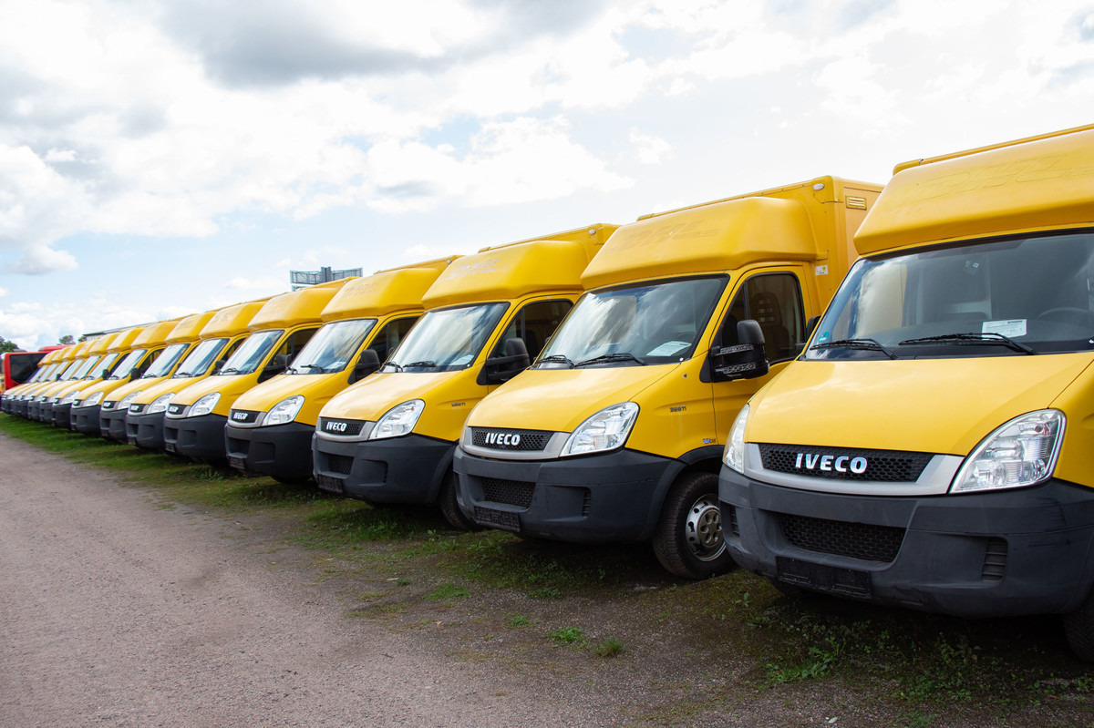 IVECO Daily 35 S11 C30C AUTOMATIK KAMERA MAXI Regale L - Комбе фургон: слика 1 IVECO Daily 35 S11 C30C AUTOMATIK KAMERA MAXI Regale L - Комбе фургон: слика 1
