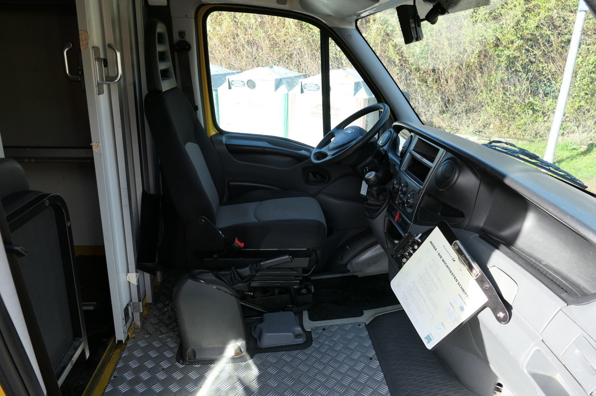 IVECO Daily 35 S11 C30C AUTOMATIK KAMERA Regale LUFT D - Комбе фургон: слика 5 IVECO Daily 35 S11 C30C AUTOMATIK KAMERA Regale LUFT D - Комбе фургон: слика 5