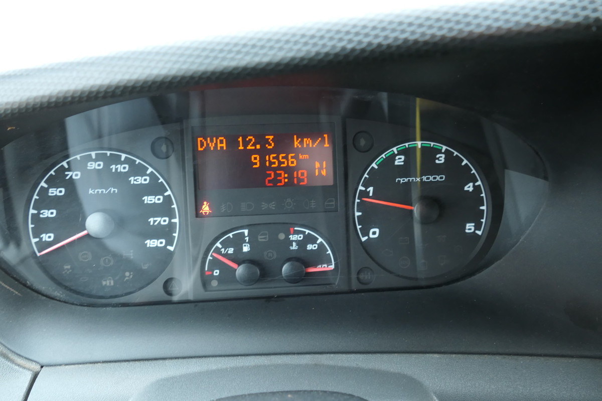 Комбе фургон IVECO Daily 35 S11 C30C AUTOMATIK KAMERA Regale LUFT D: слика 12