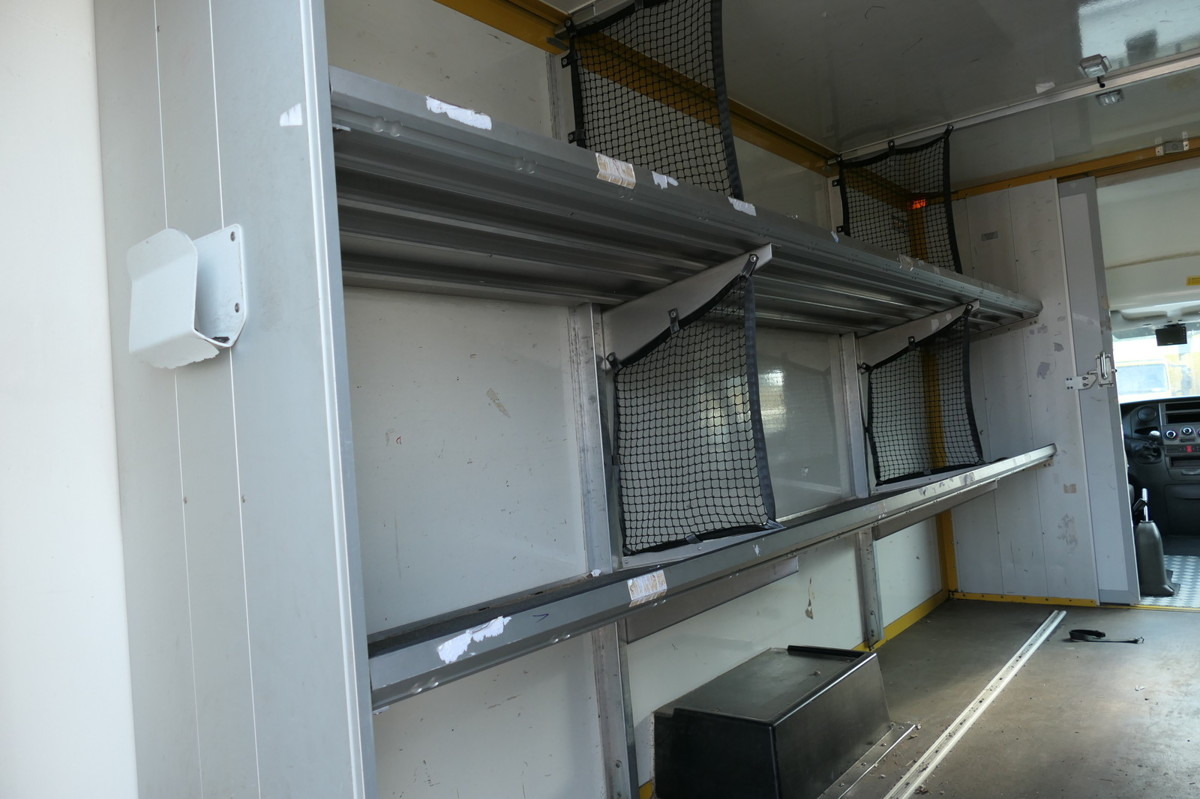 IVECO Daily 35 S11 C30C AUTOMATIK KAMERA Regale LUFT D - Комбе фургон: слика 5 IVECO Daily 35 S11 C30C AUTOMATIK KAMERA Regale LUFT D - Комбе фургон: слика 5