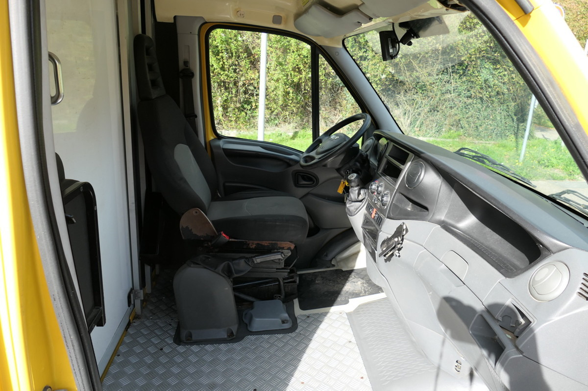 IVECO Daily 35 S11 C30C AUTOMATIK KAMERA Regale LUFT D - Комбе фургон: слика 5 IVECO Daily 35 S11 C30C AUTOMATIK KAMERA Regale LUFT D - Комбе фургон: слика 5