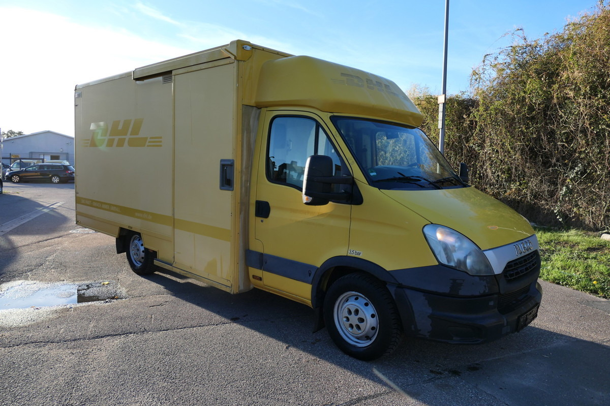 IVECO Daily 35 S11 C30C AUTOMATIK KAMERA Regale LUFT D - Комбе фургон: слика 1 IVECO Daily 35 S11 C30C AUTOMATIK KAMERA Regale LUFT D - Комбе фургон: слика 1