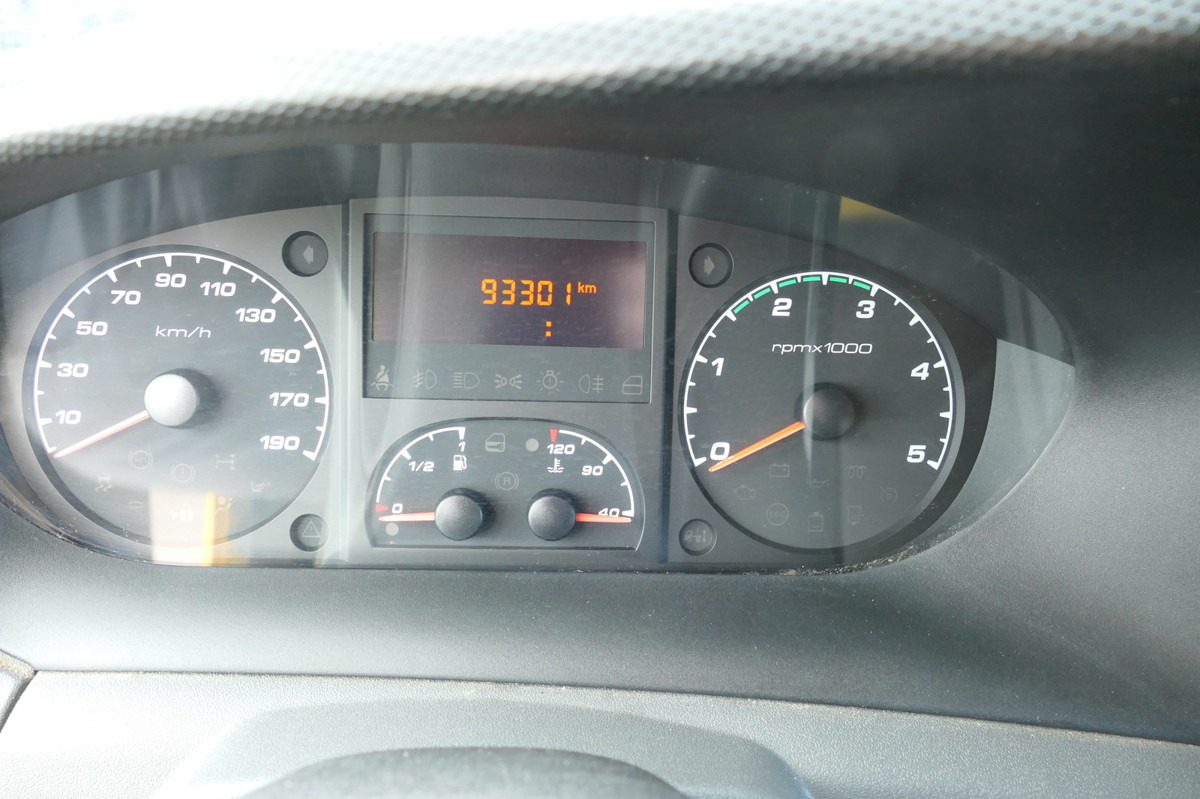 Комбе фургон IVECO Daily 35 S11 C30C AUTOMATIK Regale LUFT - EURO 5: слика 9