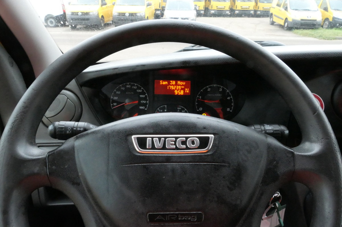 Комбе фургон IVECO Daily 35 S11 C30C AUTOMATIK Regale LUFT - EURO 5: слика 11
