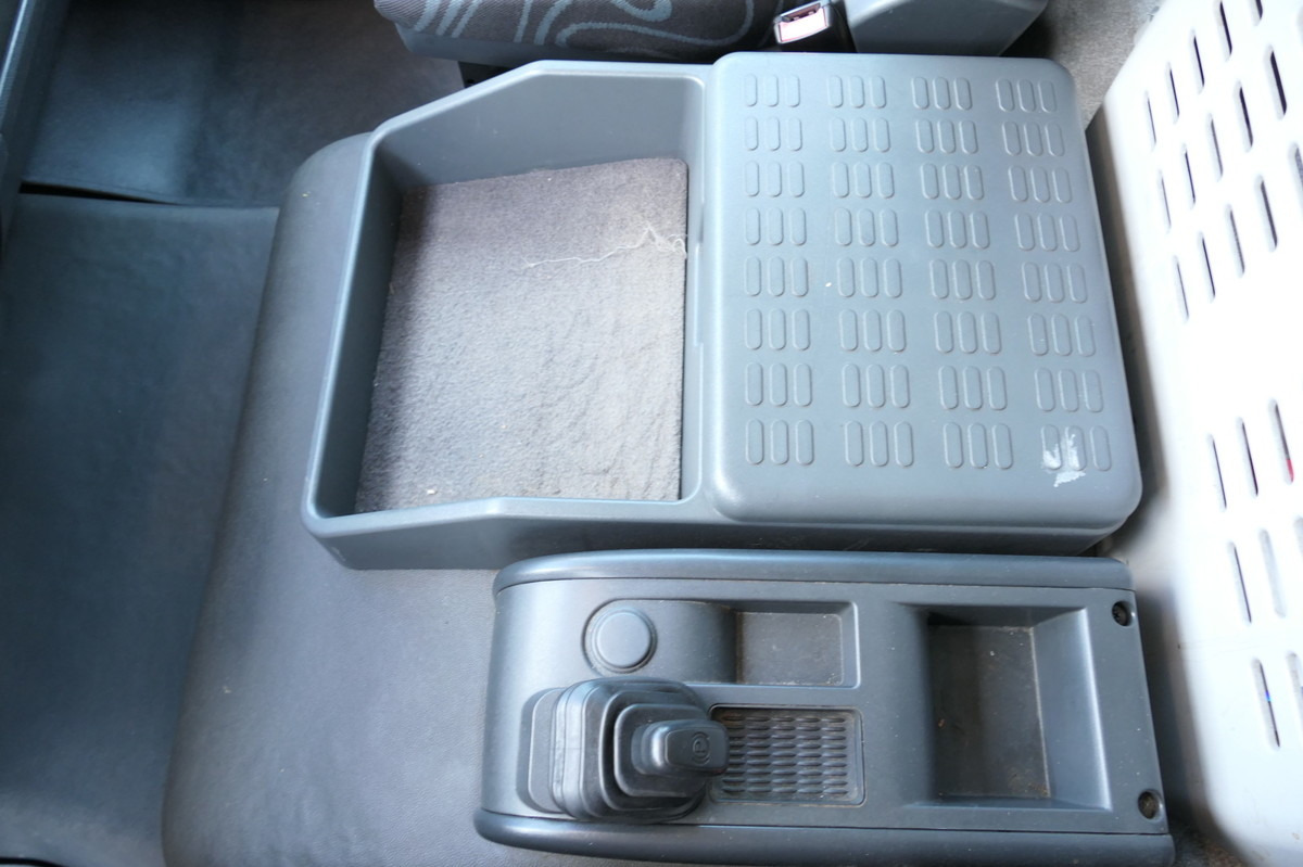 Комбе фургон IVECO EuroCargo ML 75 E 16 P LBW LUFT AUTOMATIK COC EU: слика 12 Комбе фургон IVECO EuroCargo ML 75 E 16 P LBW LUFT AUTOMATIK COC EU: слика 12