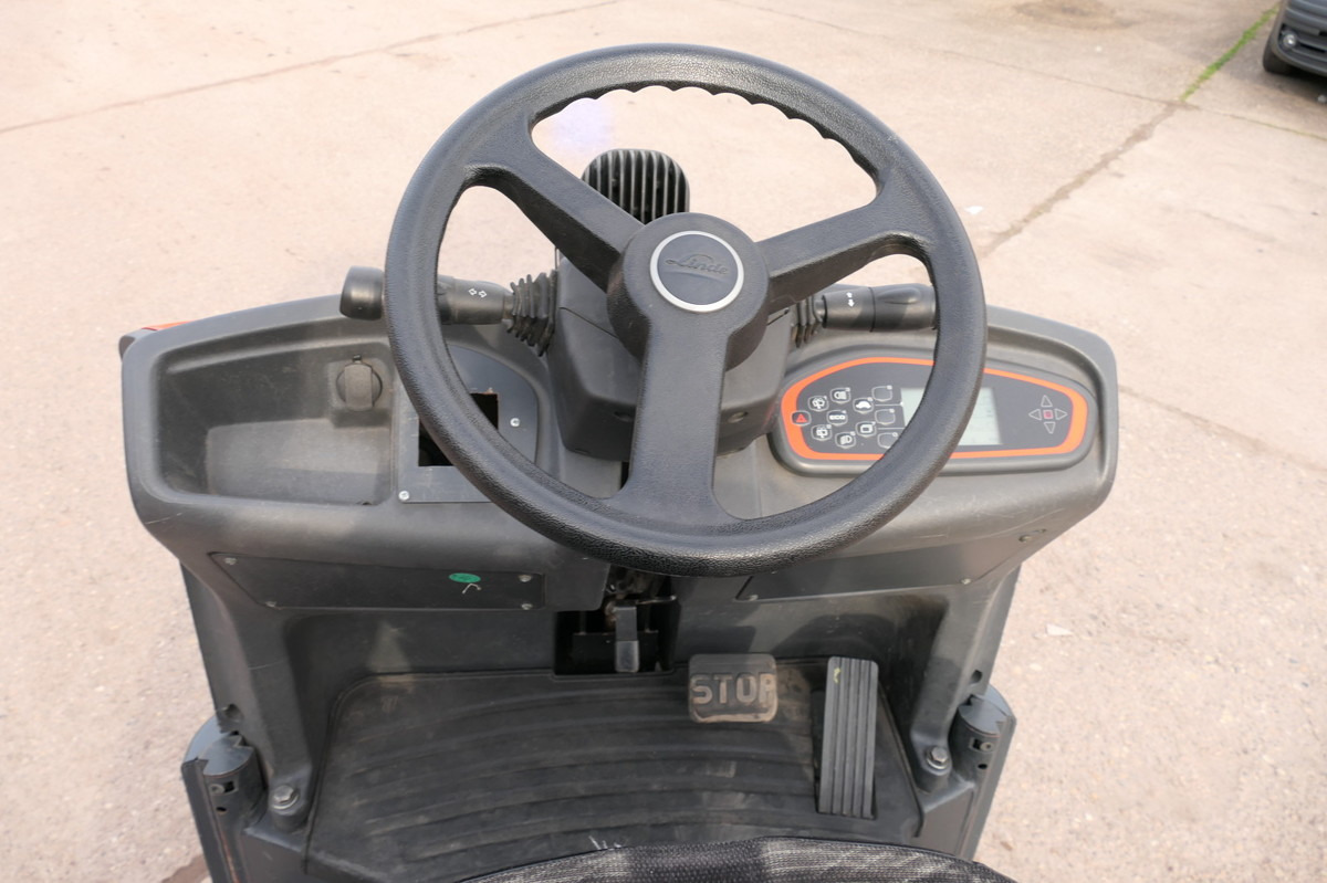Лизинг на LINDE P 60 Z Schlepper Batterie 22/2019 3-Rad LINDE P 60 Z Schlepper Batterie 22/2019 3-Rad: слика 8