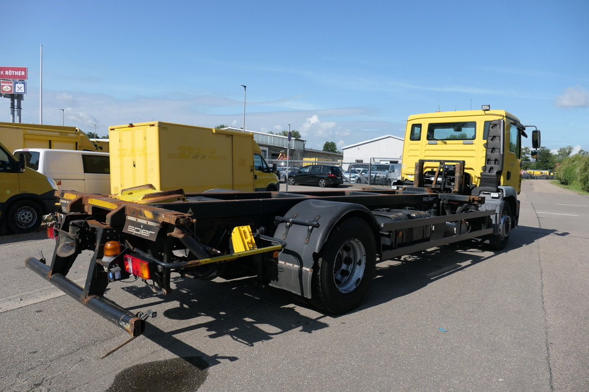 MAN TGM 18.290 LLLC Umsetzfahrzeug KLIMA AHK - Транспортер на контејнер/ Камион со променливо тело: слика 3 MAN TGM 18.290 LLLC Umsetzfahrzeug KLIMA AHK - Транспортер на контејнер/ Камион со променливо тело: слика 3