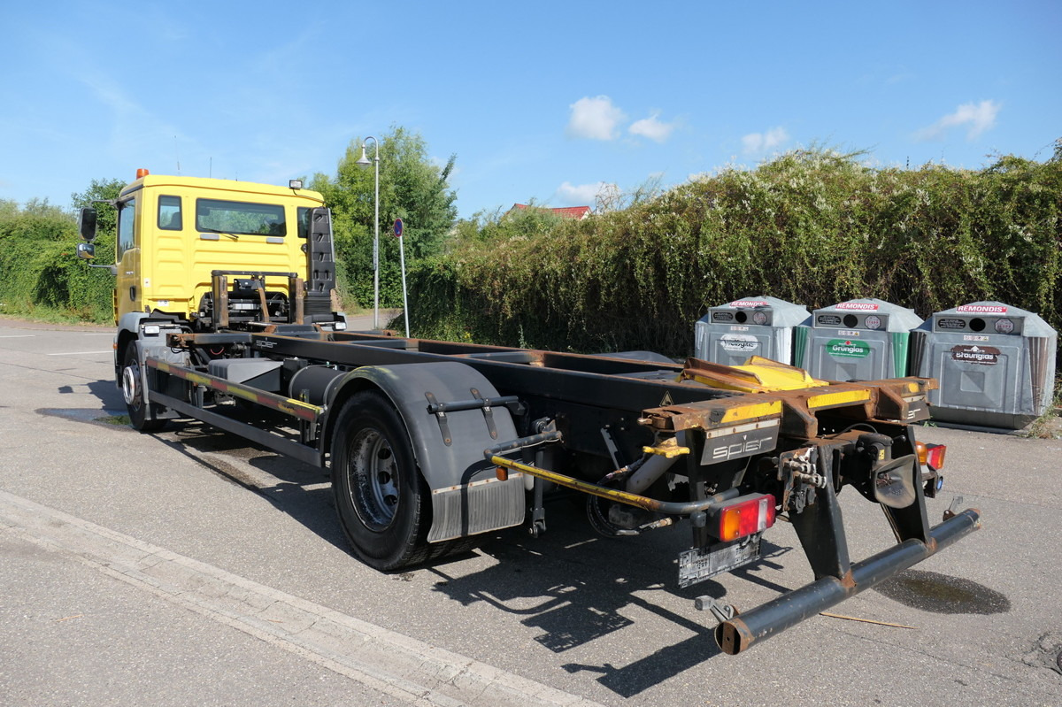 MAN TGM 18.290 LLLC Umsetzfahrzeug KLIMA AHK - Транспортер на контејнер/ Камион со променливо тело: слика 5 MAN TGM 18.290 LLLC Umsetzfahrzeug KLIMA AHK - Транспортер на контејнер/ Камион со променливо тело: слика 5