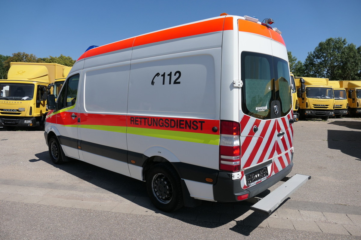 MERCEDES-BENZ Sprinter 316 CDI Klima Rettungswagen - Амбулантно возило: слика 4 MERCEDES-BENZ Sprinter 316 CDI Klima Rettungswagen - Амбулантно возило: слика 4