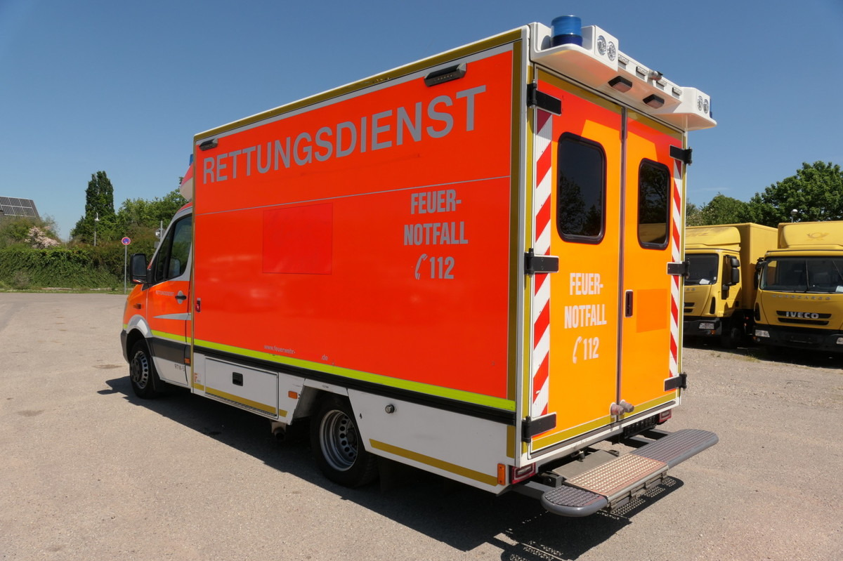 MERCEDES-BENZ Sprinter 519 CDI Klima Krankenwagen - Амбулантно возило: слика 4 MERCEDES-BENZ Sprinter 519 CDI Klima Krankenwagen - Амбулантно возило: слика 4