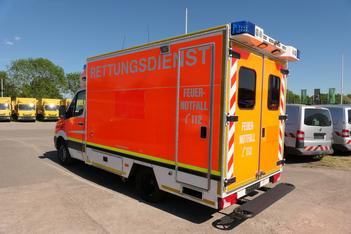 MERCEDES-BENZ Sprinter 519 CDI Klima Krankenwagen - Амбулантно возило: слика 4 MERCEDES-BENZ Sprinter 519 CDI Klima Krankenwagen - Амбулантно возило: слика 4