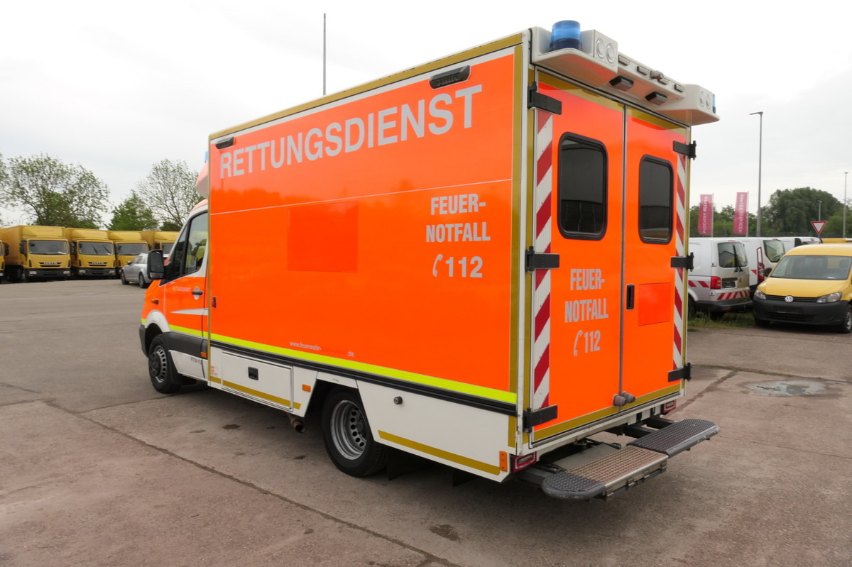 MERCEDES-BENZ Sprinter 519 CDI Klima Krankenwagen - Амбулантно возило: слика 4 MERCEDES-BENZ Sprinter 519 CDI Klima Krankenwagen - Амбулантно возило: слика 4