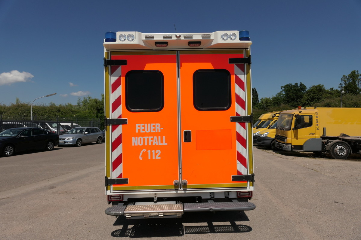 MERCEDES-BENZ Sprinter 519 CDI Klima Krankenwagen - Амбулантно возило: слика 5 MERCEDES-BENZ Sprinter 519 CDI Klima Krankenwagen - Амбулантно возило: слика 5