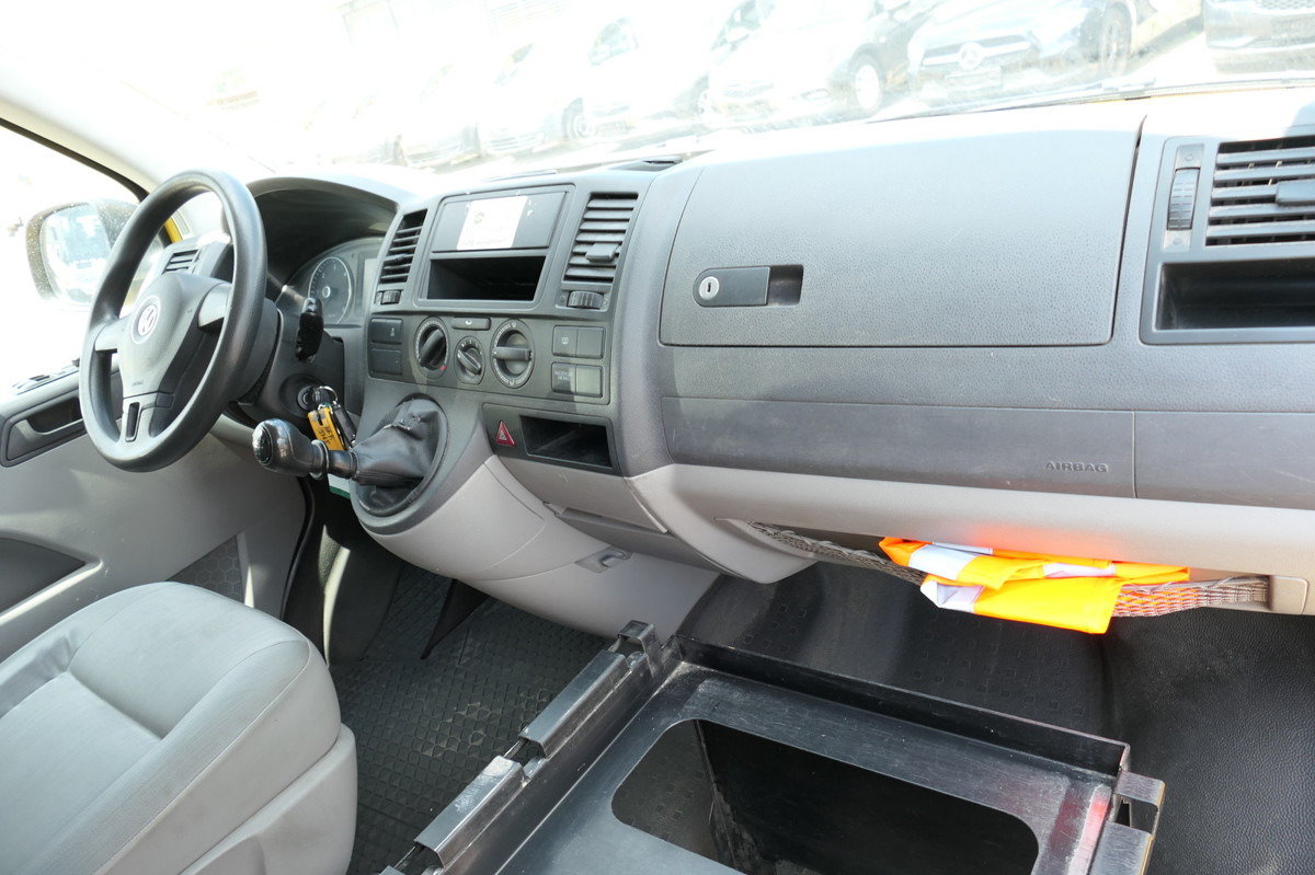 VW T5 Transporter 2.0 TDI COC - Мало комбе: слика 5 VW T5 Transporter 2.0 TDI COC - Мало комбе: слика 5