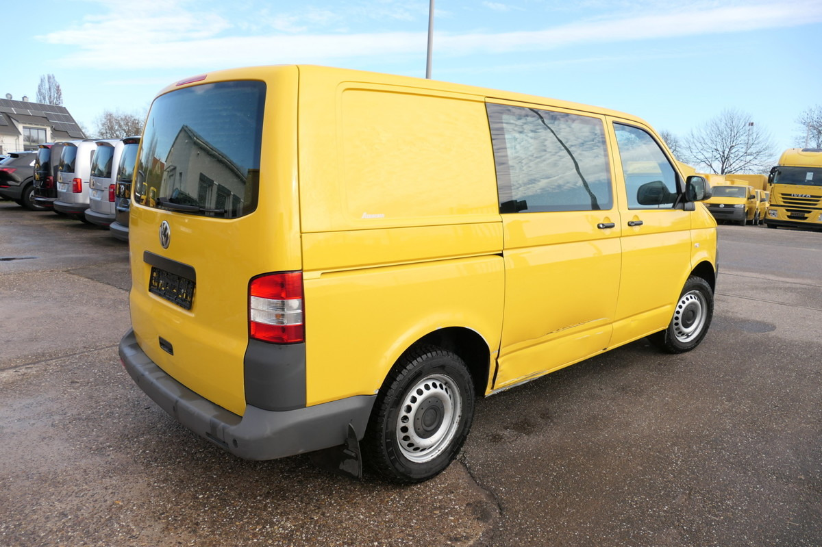 VW T5 Transporter 2.0 TDI PARKTRONIK EURO-5 2xSCHIE - Мало комбе: слика 4 VW T5 Transporter 2.0 TDI PARKTRONIK EURO-5 2xSCHIE - Мало комбе: слика 4