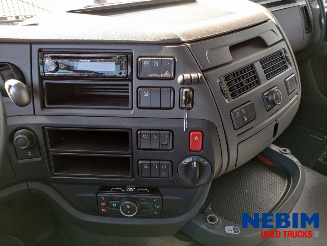 DAF XF 450 6x2 FTG - 493.069Km - ADR/VLG-AT - Камион влекач: слика 4 DAF XF 450 6x2 FTG - 493.069Km - ADR/VLG-AT - Камион влекач: слика 4