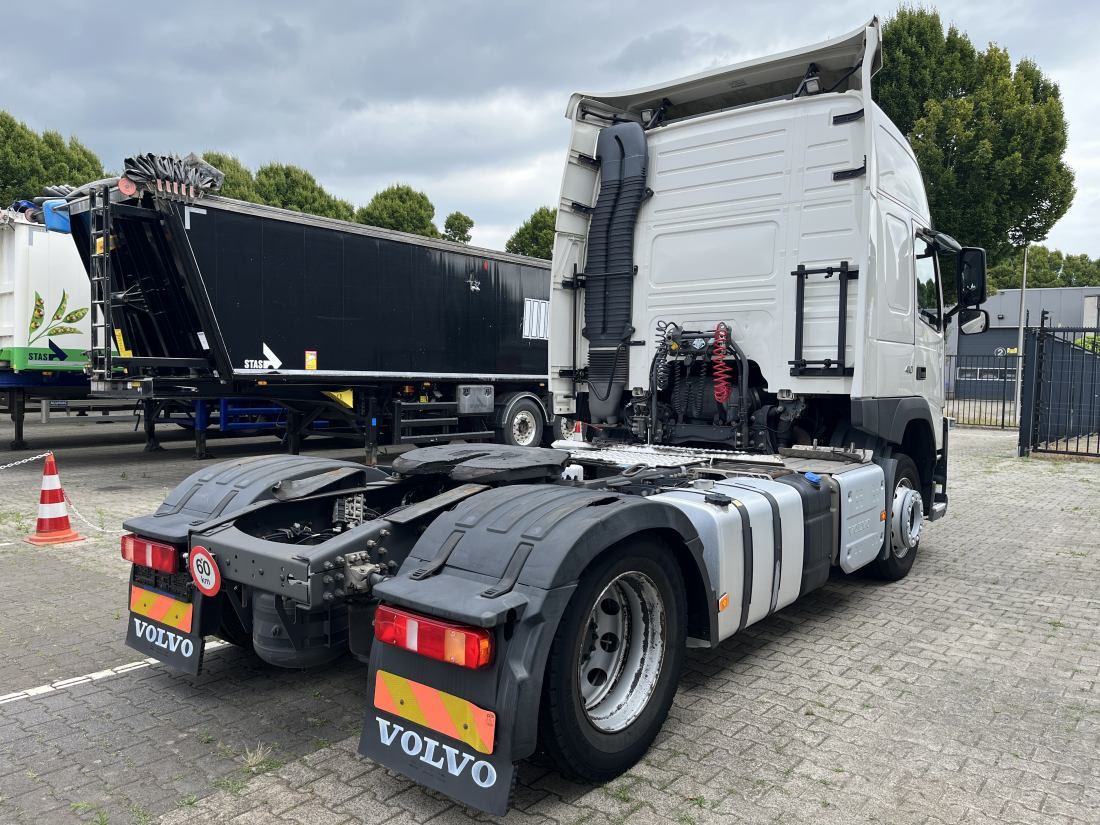 Volvo FM 410 Euro 6 Globetrotter LXL - Only 310.029 km Dynamic Steering - Камион влекач: слика 2 Volvo FM 410 Euro 6 Globetrotter LXL - Only 310.029 km Dynamic Steering - Камион влекач: слика 2