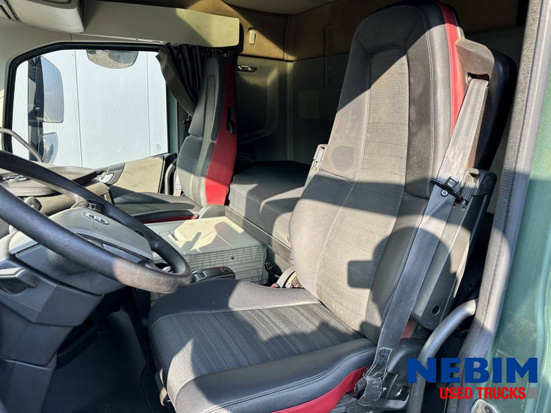 Volvo FH500 6x4 - RETARDER - HUB REDUCTION - BOUGIE LIFT - Камион со кука за подигање: слика 3 Volvo FH500 6x4 - RETARDER - HUB REDUCTION - BOUGIE LIFT - Камион со кука за подигање: слика 3