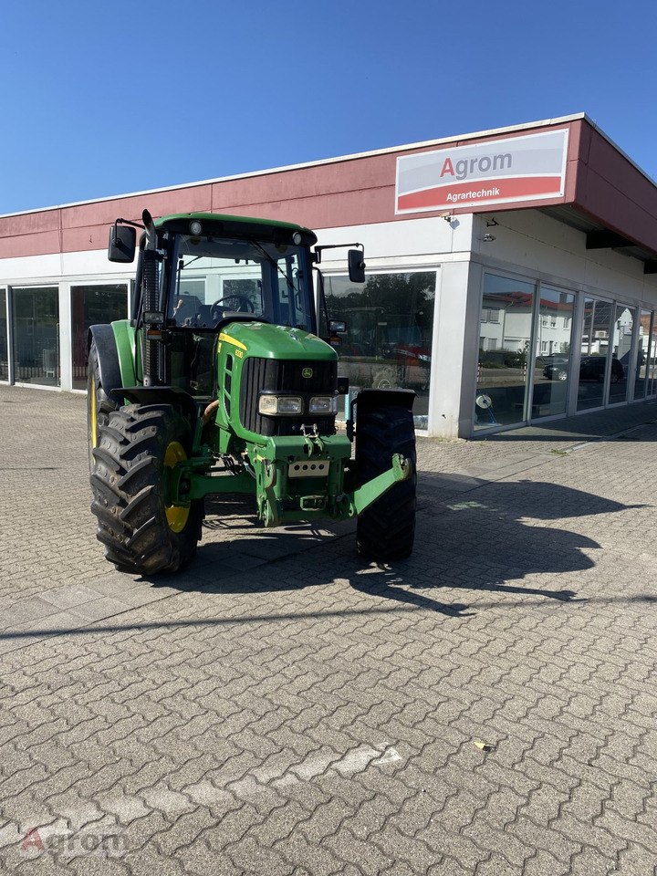 John Deere 6330 Standard - Трактор: слика 4 John Deere 6330 Standard - Трактор: слика 4