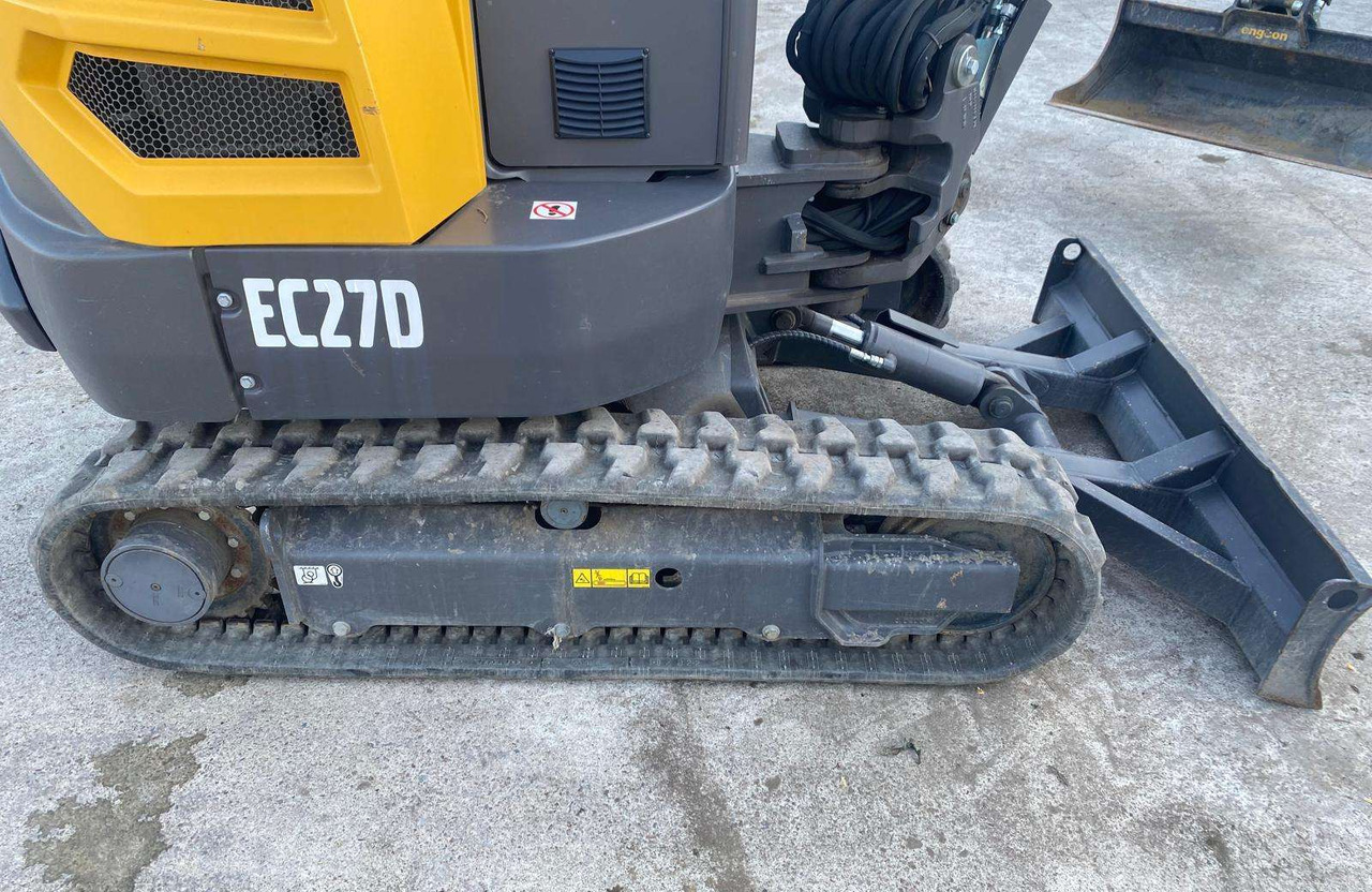 Volvo EC27D - Мини багер: слика 3 Volvo EC27D - Мини багер: слика 3