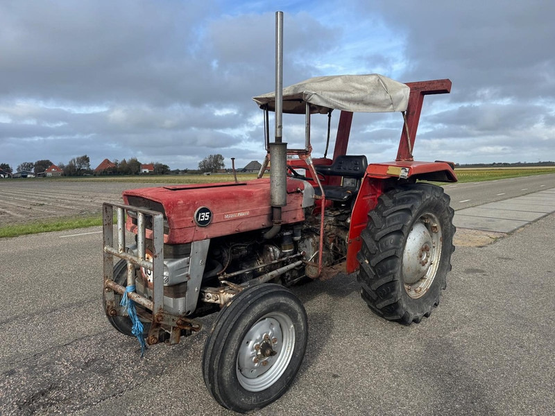 Massey Ferguson 135 - Трактор: слика 1 Massey Ferguson 135 - Трактор: слика 1