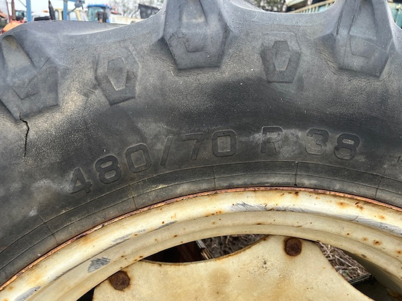 Pirelli 480\70 R38 TM 700 - Гума: слика 2 Pirelli 480\70 R38 TM 700 - Гума: слика 2