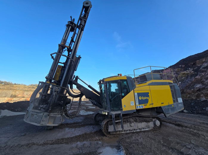 Atlas Copco (Epiroc) FlexiROC D55-10SF - Машина за бушење: слика 1 Atlas Copco (Epiroc) FlexiROC D55-10SF - Машина за бушење: слика 1