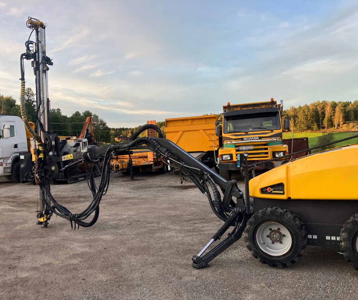 Atlas Copco FlexiROC T15R-01 - Машина за бушење: слика 4 Atlas Copco FlexiROC T15R-01 - Машина за бушење: слика 4