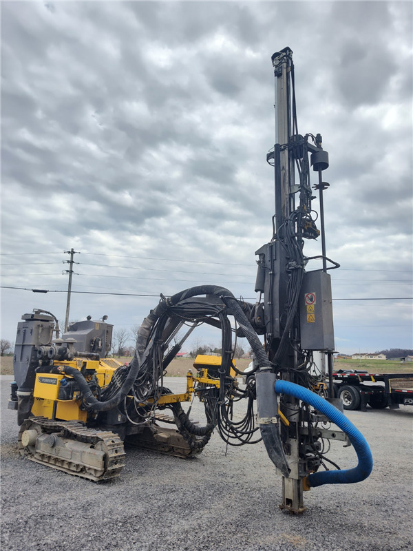 Atlas Copco PowerROC T30 - Машина за бушење: слика 2 Atlas Copco PowerROC T30 - Машина за бушење: слика 2