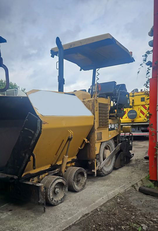 Caterpillar AP300D - Асфалтен поплочувач: слика 1 Caterpillar AP300D - Асфалтен поплочувач: слика 1