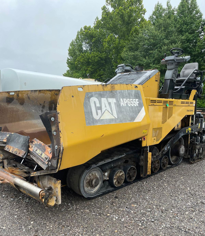 Caterpillar AP655F - Асфалтен поплочувач: слика 2 Caterpillar AP655F - Асфалтен поплочувач: слика 2