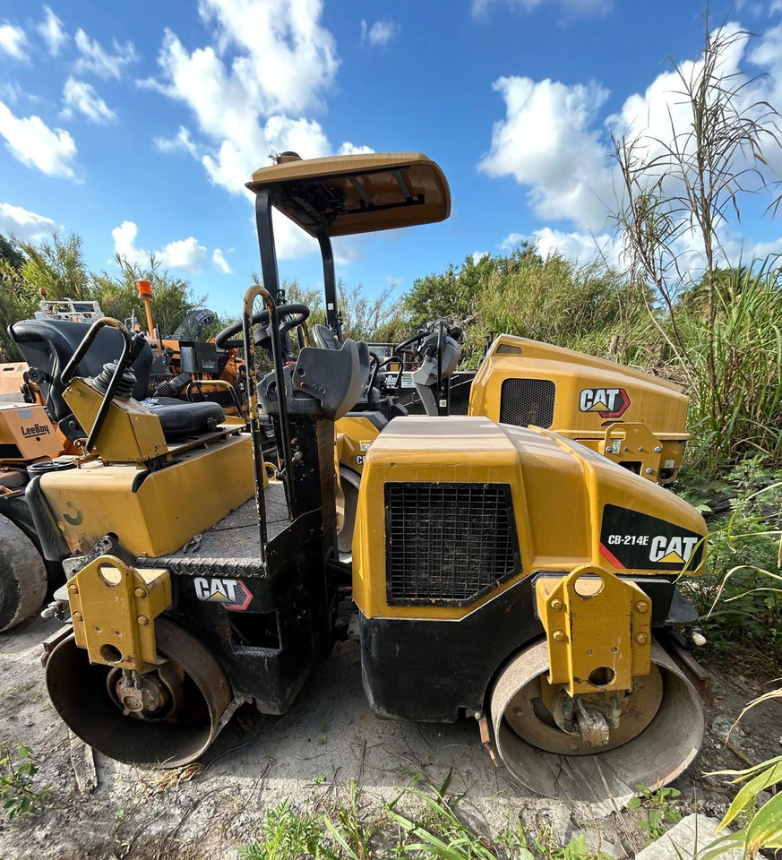 Caterpillar CB-214E - Ваљак: слика 2 Caterpillar CB-214E - Ваљак: слика 2