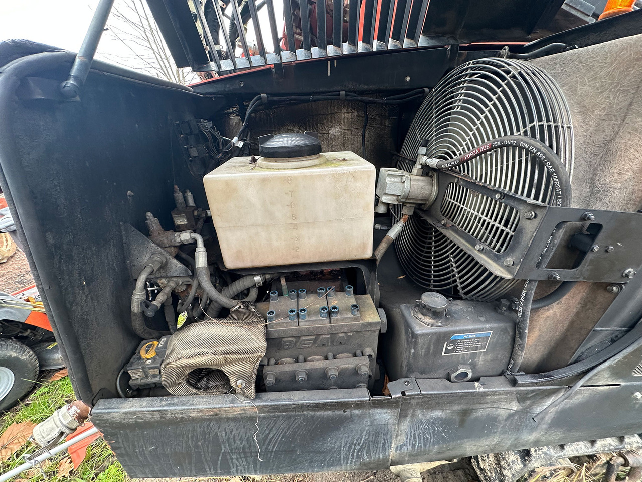 Ditch Witch JT3020 - Насочувачка машина за бушење: слика 5 Ditch Witch JT3020 - Насочувачка машина за бушење: слика 5