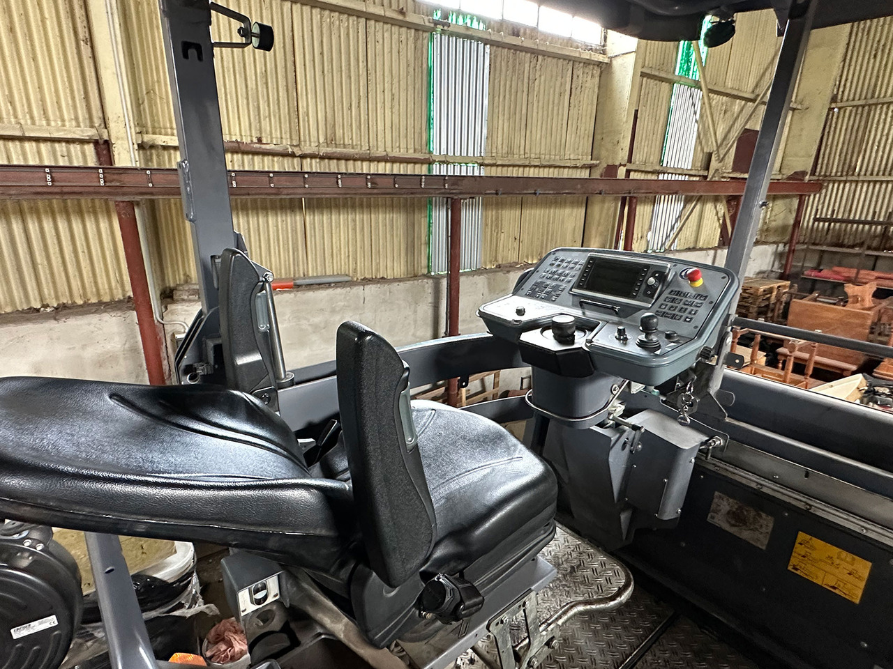 Асфалтен поплочувач Dynapac SD2500CS: слика 6