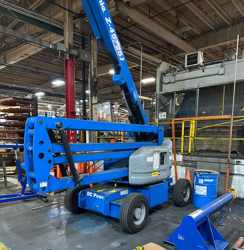 Genie Z-45/25J - Телескопски натоварувач на тркала: слика 1 Genie Z-45/25J - Телескопски натоварувач на тркала: слика 1